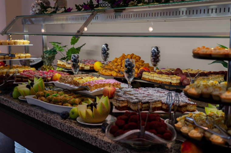 Еда и коктейли